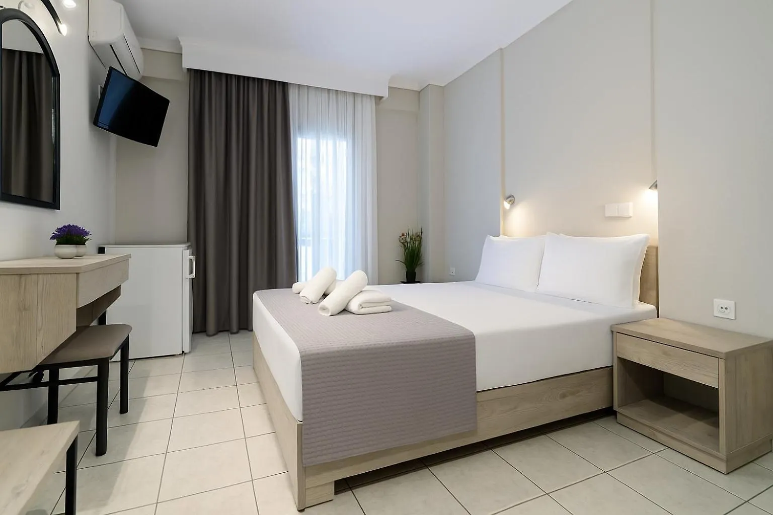 Samel Hotel Σίβηρη