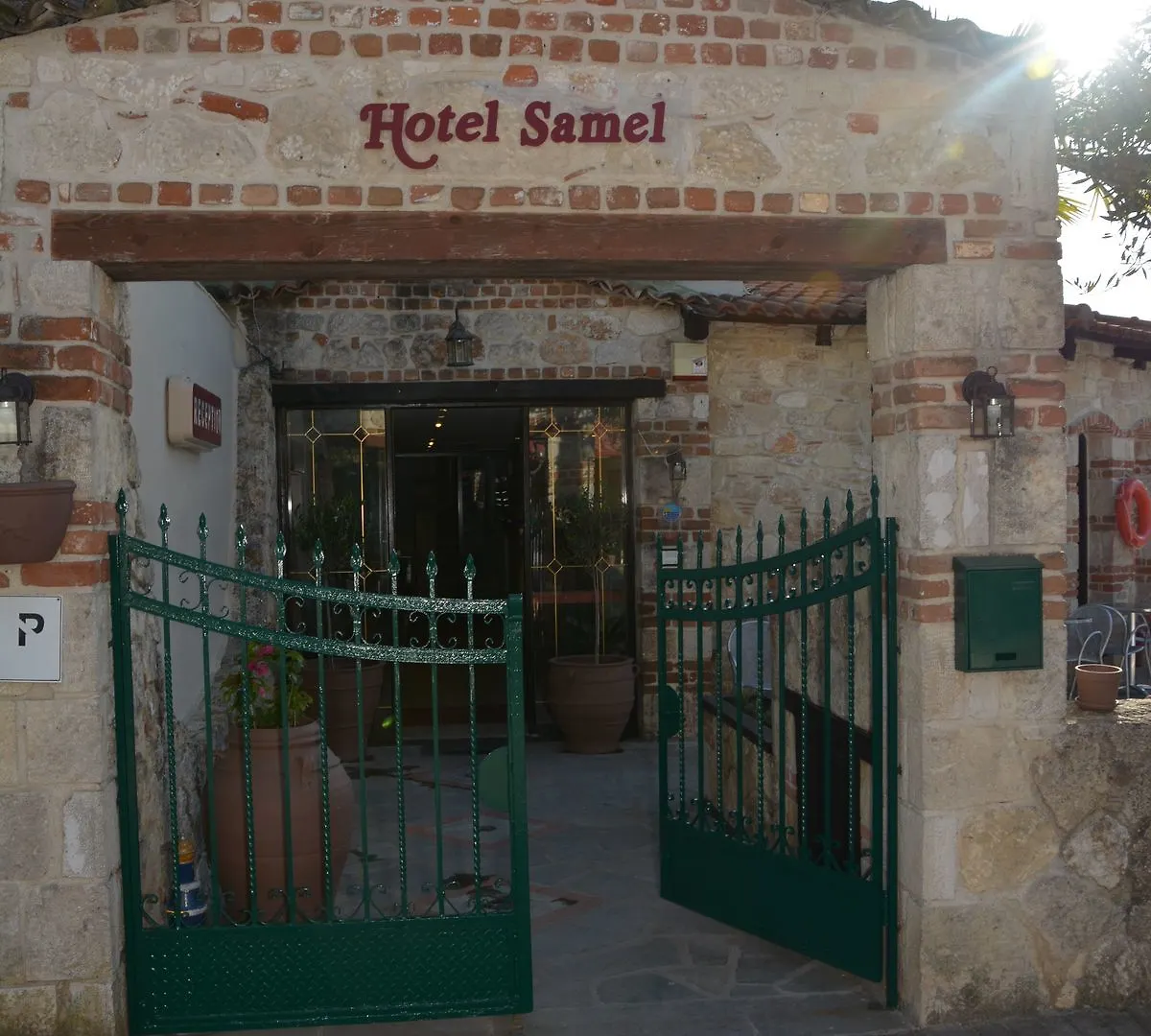Samel Hotel سيفيري 3*,