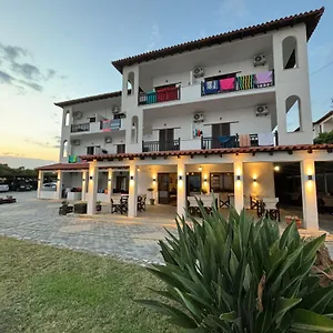  Hotel Avra