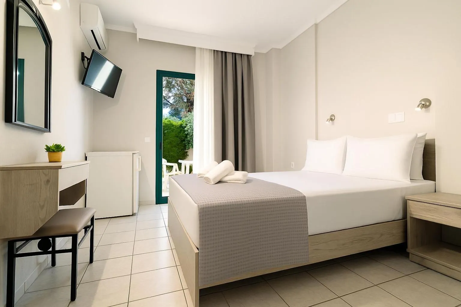 Samel Hotel Siviri 3*,  Yunanistan